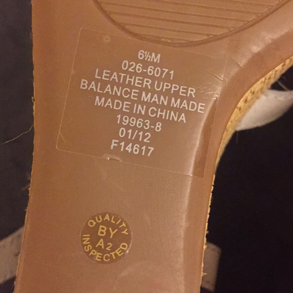 Strictly Comfort White Color Comfort Wedges 6 1/2M - Picture 7 of 8